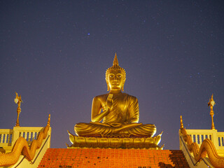 golden buddha statue