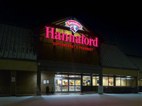 New Hartford, New York - January 9, 2021: Horizontal View of the Hannaford Supermarket Storefront.