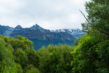 Fototapeta na wymiar ニュージーランド　オタゴ地方のグレノーキーのラグーン・トラックから見える風景