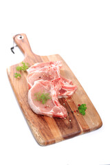 côte de porc sur fond blanc	
