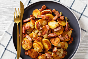 Bratkartoffeln, german potato with bacon and onion