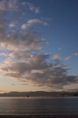 広島県観光! 瀬戸内海を望むベイサイドビーチ坂の夕日