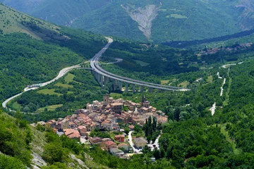 Fototapeten Landscape of Valle Peligna, Abruzzo, near Raiano and Anversa © Claudio Colombo