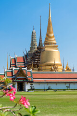 Fototapeta premium The Temple of the Emerald Buddha and The Grand Palace