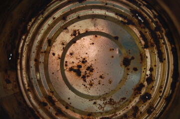 old rusty tin can