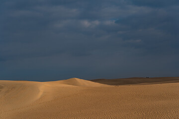 sand dunes and sky in Dubai 