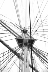 Obraz premium black and white ship's mast
