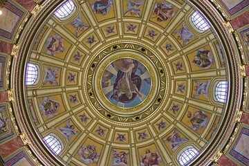 Obraz premium Plafond d'une basilique