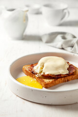 eggs benedict