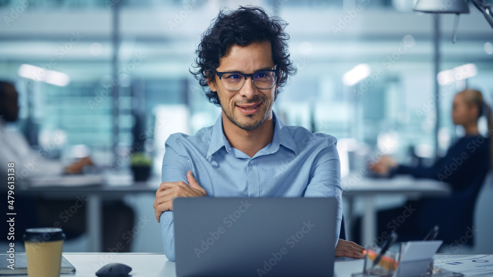 Poster modern office businessman working on computer, smiling, looking at camera. portrait of successful la