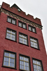 Fototapeta na wymiar Rote Hausfassade in der Altstadt von Koblenz