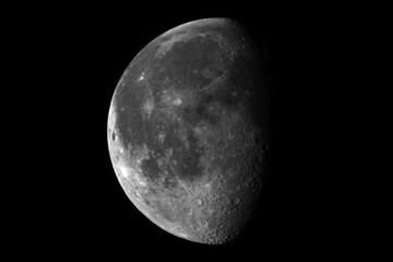 Luna en fase de luna gibosa - obrazy, fototapety, plakaty