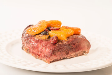 magrets de canards aux abricots secs et au baies de canneberge