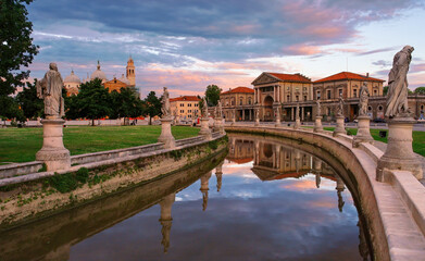 Fototapeta premium Prato della Valle square at sunset, Padua, Veneto, Italy