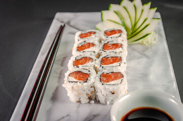 Uramaki salmon.