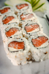 Uramaki salmon.