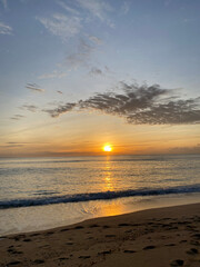 Fototapeta na wymiar Sunrise on the bali beach