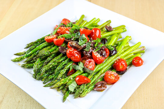 Pan-Roasted Asparagus with Tomatoes & Olives 
