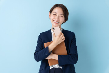 女性・ブルーバック