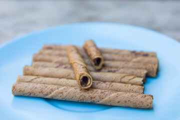 creamy wafer rolls