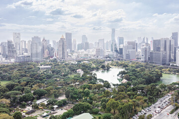 Obraz premium Wonderful cityscape at Lumphini Park, Park is a park in Bangkok, Thailand.