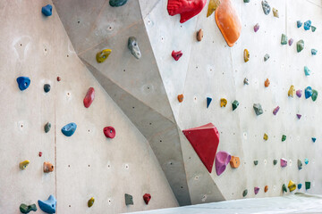 Indoor rock climbing simulation wall for mountaineering or mountain climber training
