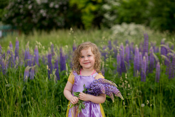 Child with flowers 