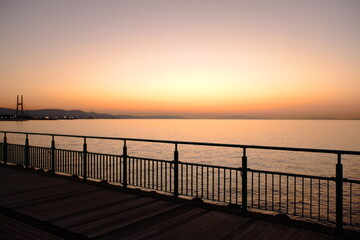 Obraz na płótnie Canvas 夕陽と海岸風景