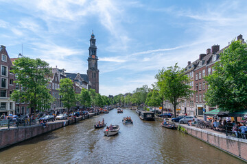 Amsterdam canals and boats. 암스테르담, 운하, 보트, 휴일