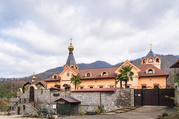 Obraz premium Ortodox Monastery of the Krestovaya Pustyn near Dagomys in cloudy day