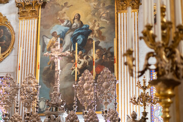 Interno del duomo di lecce, puglia, italia