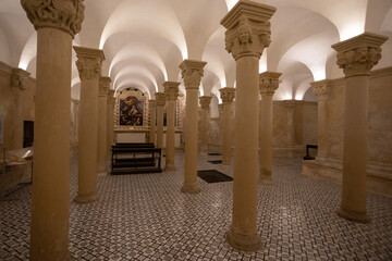 Interno del duomo di lecce, puglia, italia