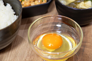 朝食の生卵