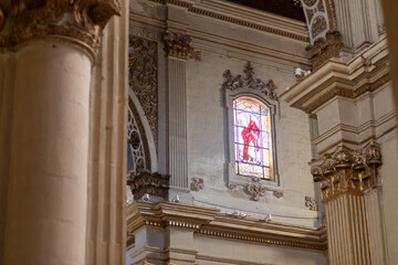 Interno del duomo di lecce, puglia, italia