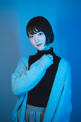 クールな女性ポートレート