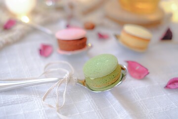 スプーンに乗ったマカロン