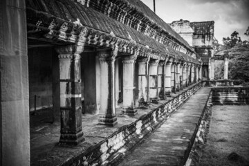 b&w Angkor