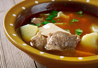 Oksehalesuppe