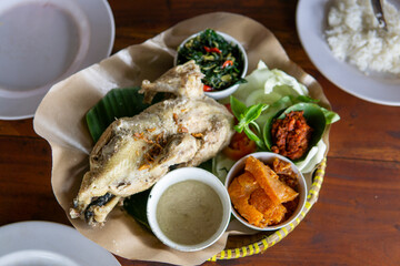 thai food chicken curry with rice