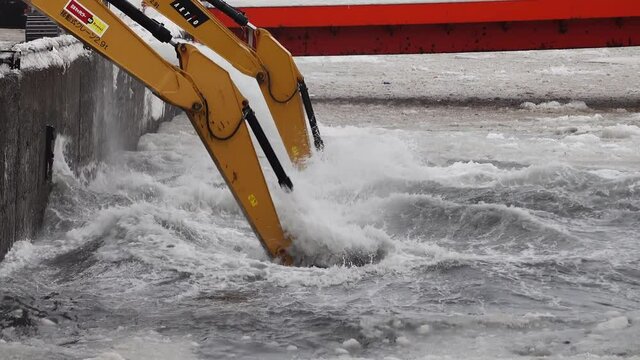 小樽港の雪捨て場  北海道小樽市 