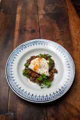 oeuf poché aux lentilles 