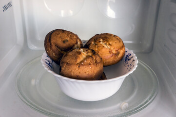 Cupcakes in the microwave