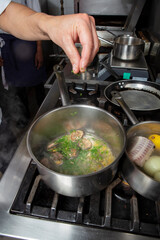 Coques au vin blanc
