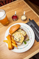 burger, frites, repas, chèvre, miel, noix, poire, bœuf, 