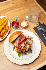 burger, frites, repas, chèvre, miel, noix, poire, bœuf, 