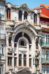 Fototapeta na wymiar Traditional architectural building in the center of Porto