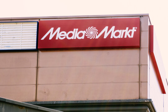 Media Markt store editorial photo. Image of design, computer - 105976781