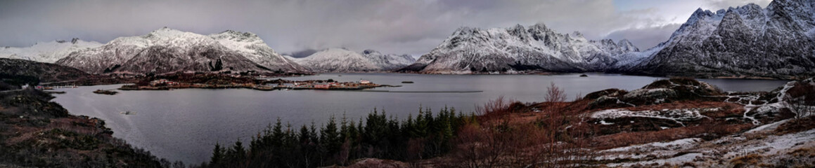 Fototapeta na wymiar A beautiful view at the top of the Austnesfjorden viewpoint. This view can only be seen in winter. This place is on the Lofoten Islands, Norway.