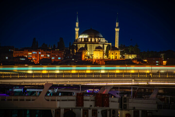 Fototapeta na wymiar Título imágenes espectaculares del cuerno de oro en Estambul 