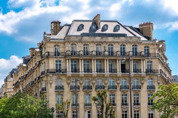 Fototapeta premium Paris, beautiful buildings in the 16th arrondissement, avenue Foch, an upscale neighborhood 